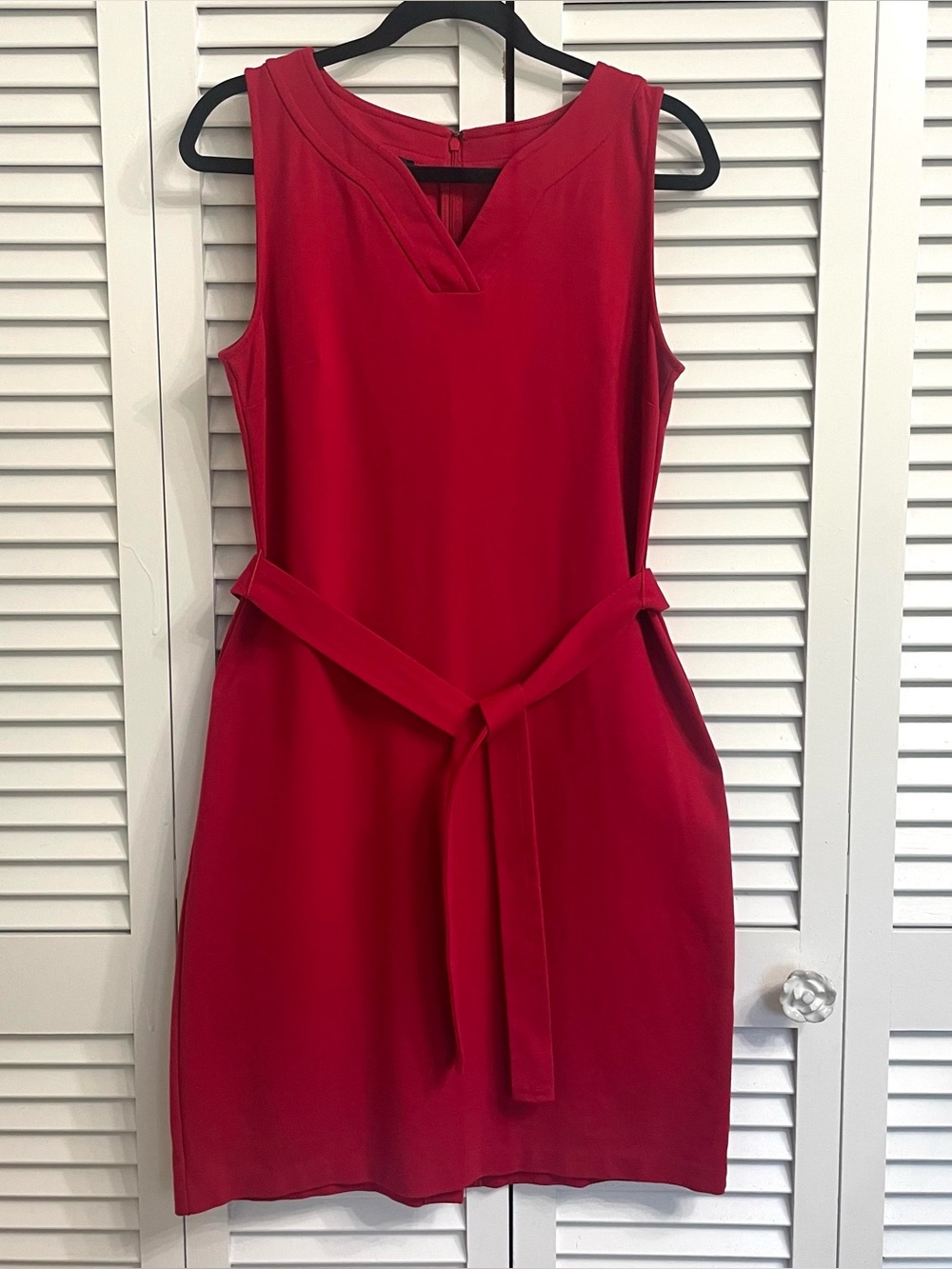 Talbots Women’s Red Sleeveless Knee Length Sheath Dress Tie Waist Stretch Sz 8